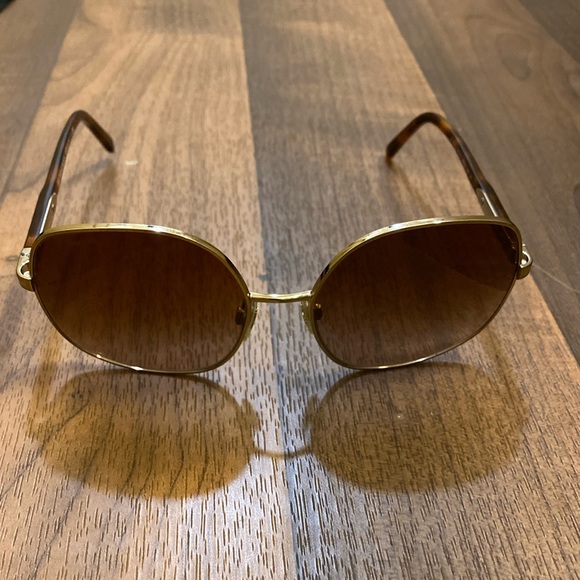 Burberry Accessories - Burberry tortoise shell sunglasses